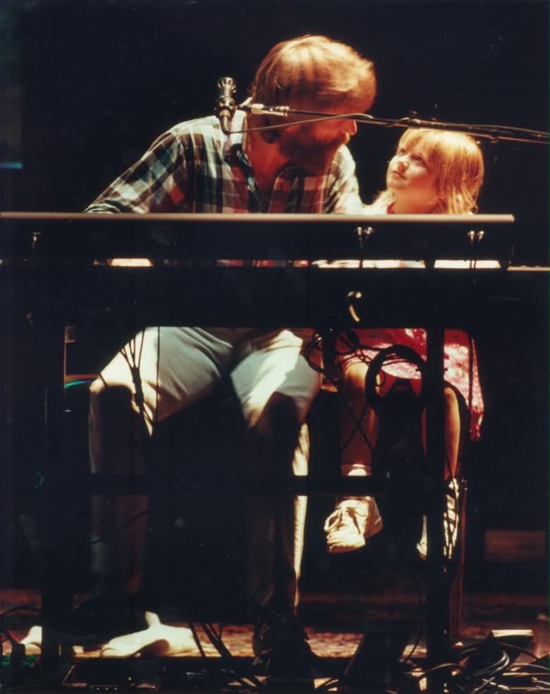 Brent Mydland と娘さん（ブックレットより）